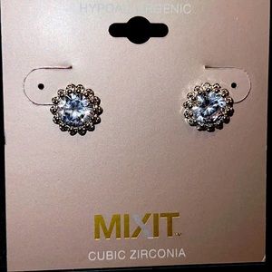 Cubic Zirconia solitaire set💎